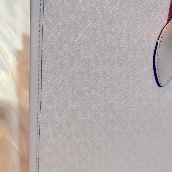 Micheal Kors Mirella Powder Blush Tote - Picture 11 of 15